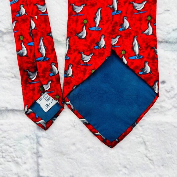Givenchy Gentleman Men's Red‎ Penguin Print 100% Silk Neck Tie 59" x 3.75" - Picture 8 of 9
